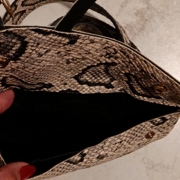 Designer inspired fanny pack - Picture 2 of 2